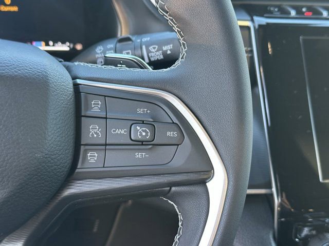 New 2025 Jeep Grand Cherokee L Laredo image 21