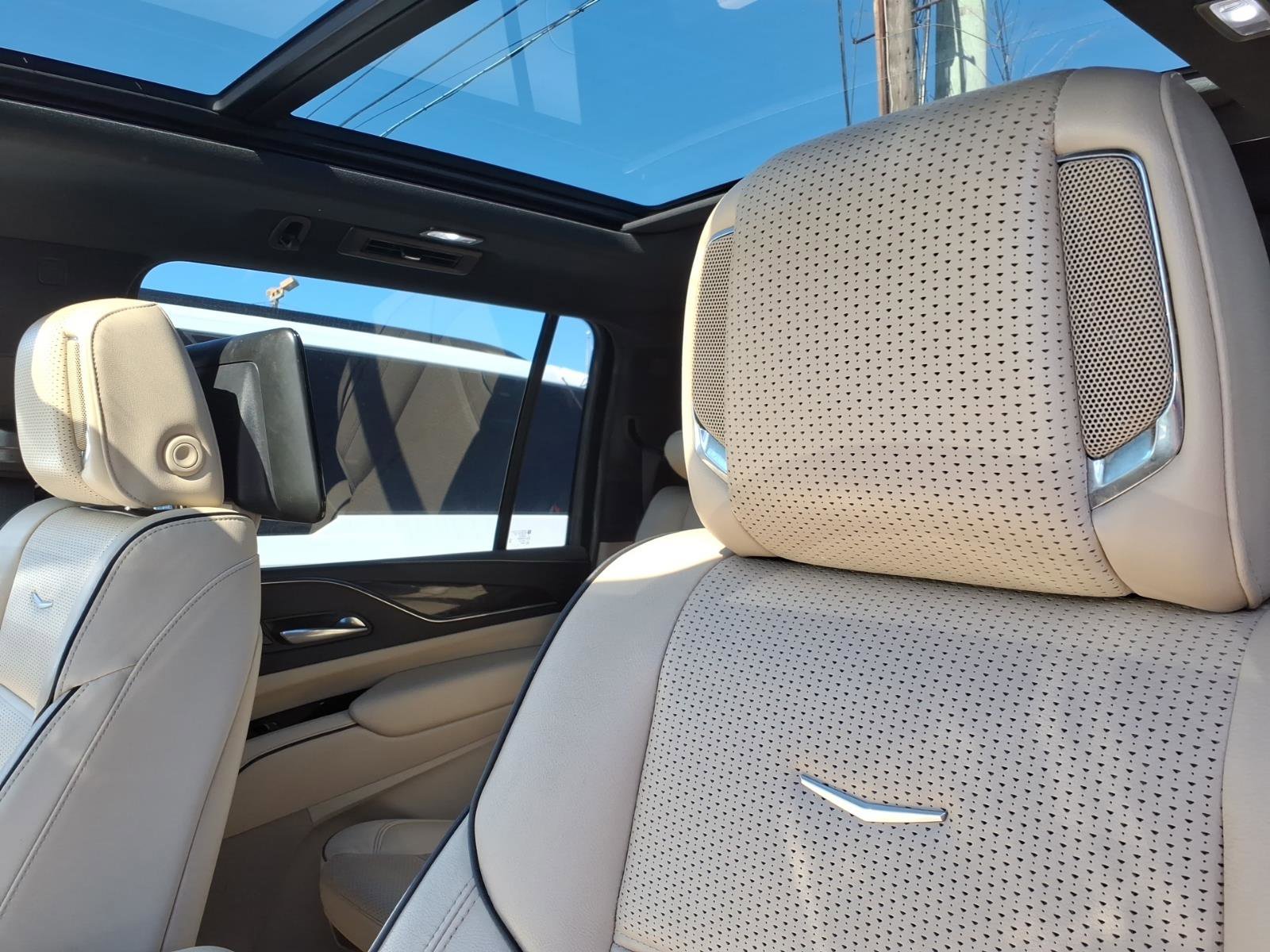 Used 2021 Cadillac Escalade ESV Premium Luxury w/ Performance Package image 25