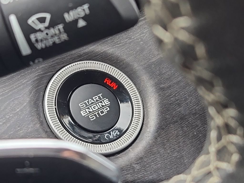 Used 2023 Jeep Grand Cherokee Limited image 22