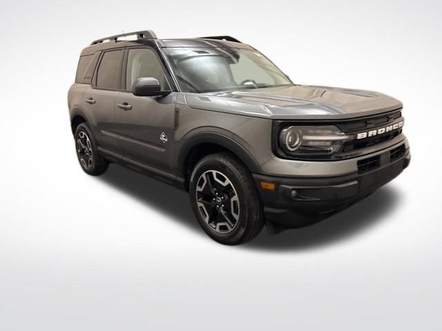 Used 2024 Ford Bronco Sport Outer Banks w/ Tech Package image 3
