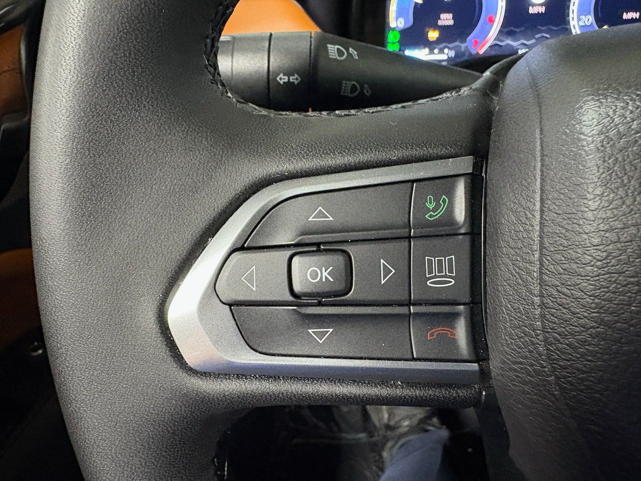 Used 2024 Jeep Compass Limited w/ Elite Group AWD/4WD image 17
