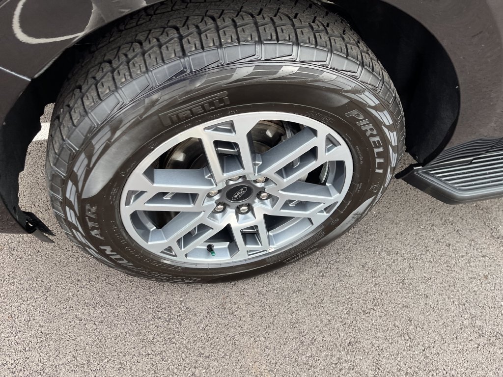 Used 2025 Ford Expedition Active AWD/4WD image 9