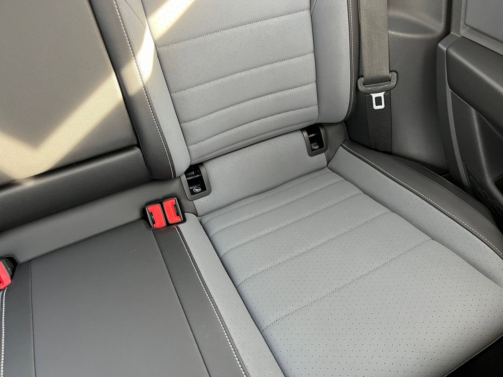 Used 2025 Volkswagen Jetta SE image 37