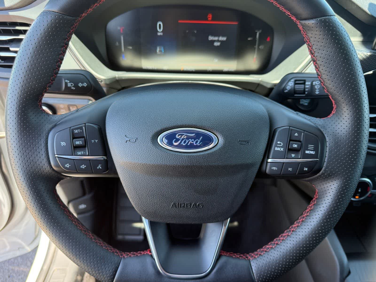 Used 2025 Ford Escape ST-Line Select AWD/4WD image 16
