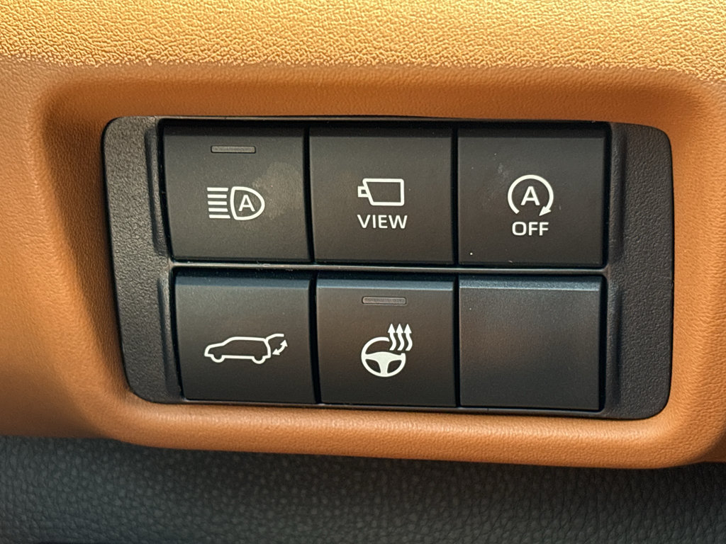 Certified 2025 Toyota Highlander Platinum AWD/4WD image 26