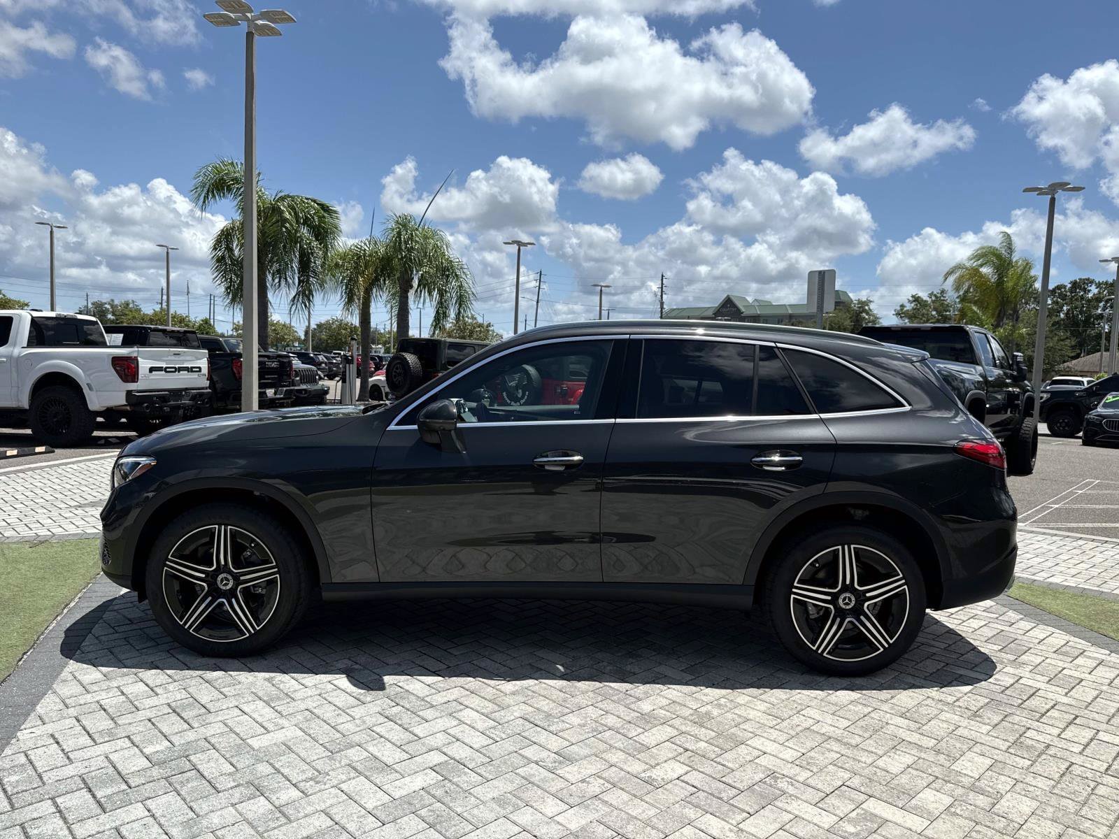 New 2027 Mercedes-Benz GLC 300 image 3