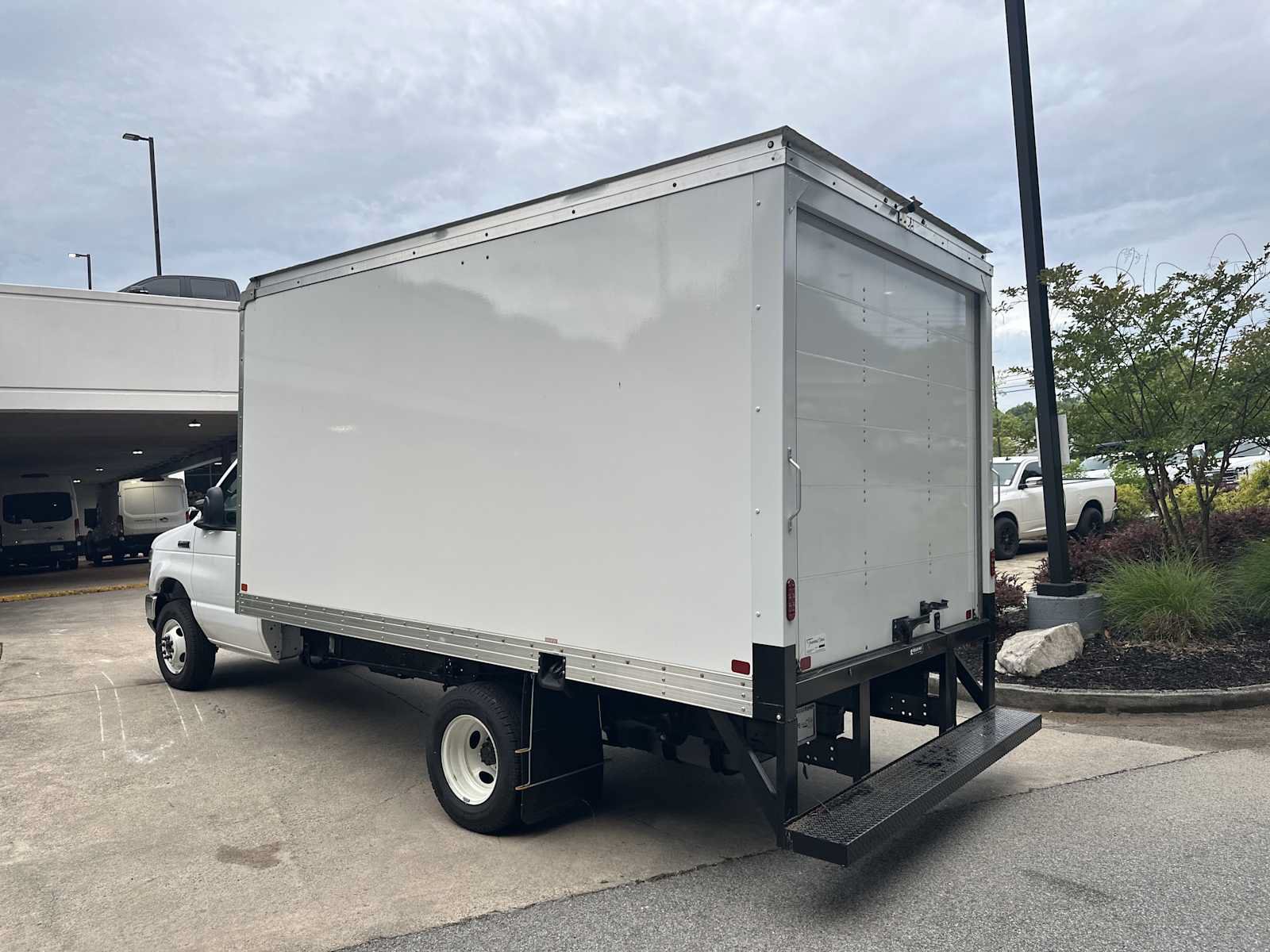 New 2025 Ford E-450 and Econoline 450 Super Duty w/ Power Equipment Group RWD image 5