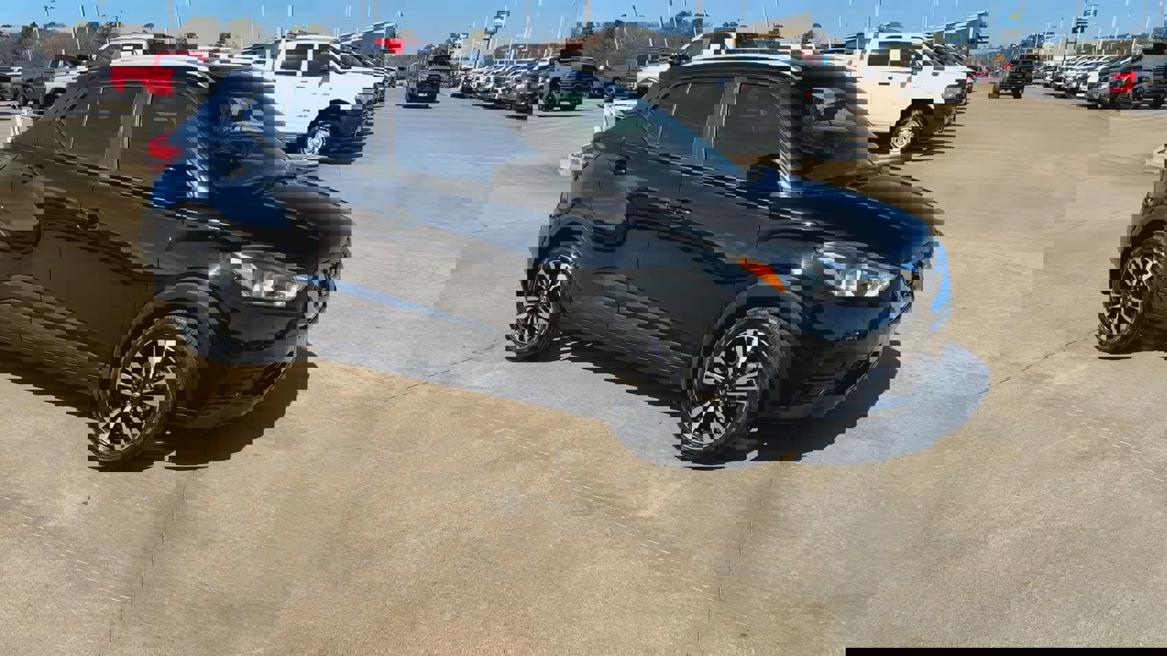 Used 2019 Nissan Kicks SV image 9