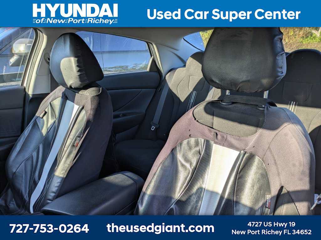 Used 2024 Hyundai Elantra SEL FWD image 3