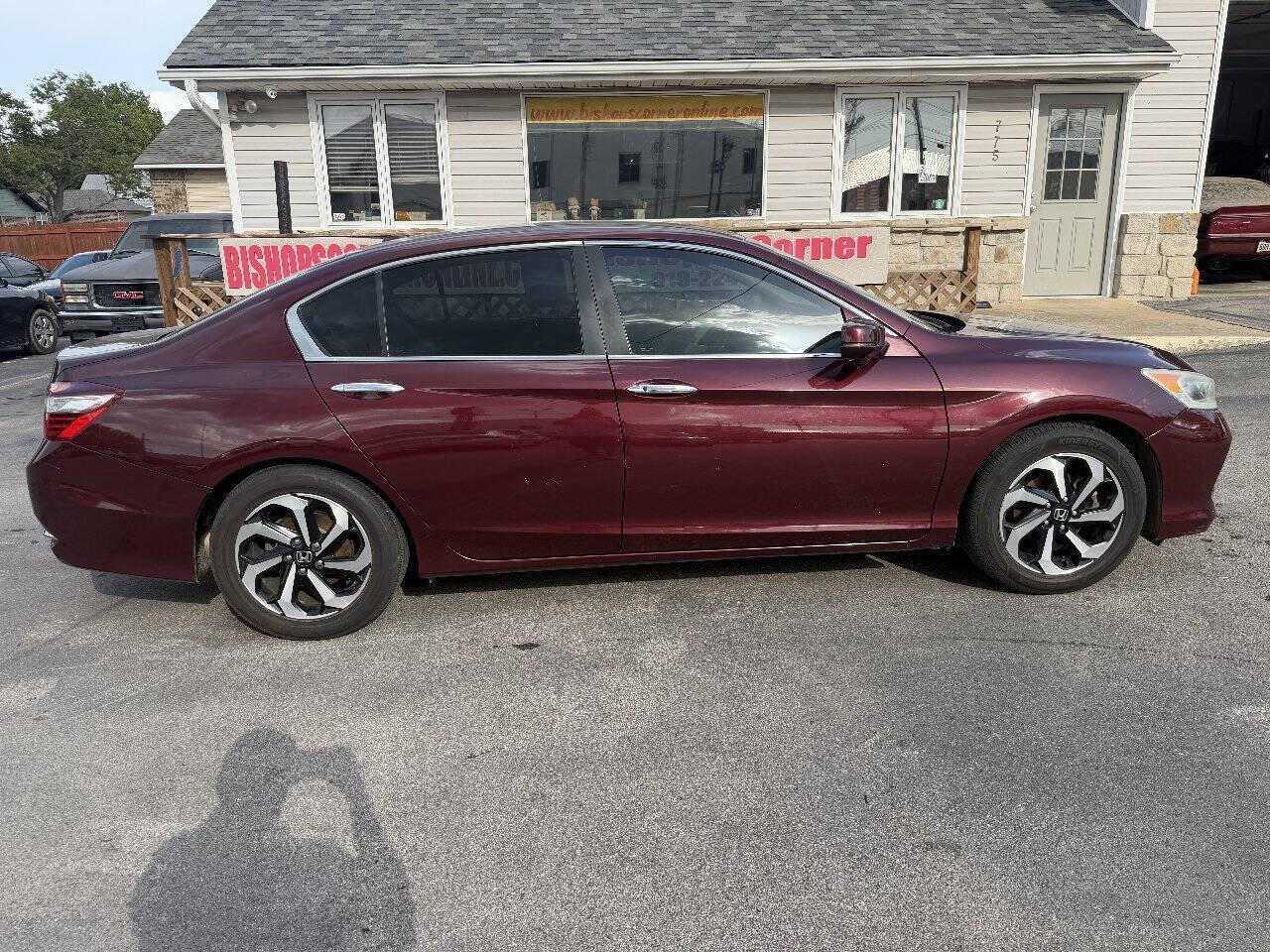 Used 2017 Honda Accord EX-L image 7