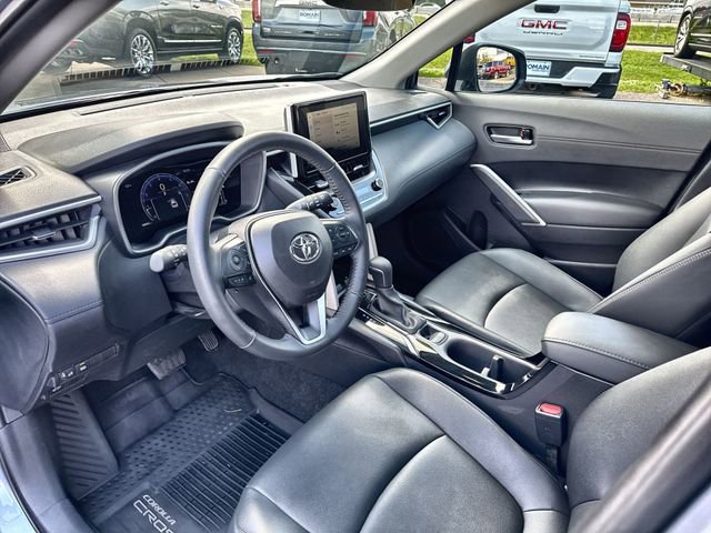 Used 2024 Toyota Corolla Cross XLE w/ Convenience Package FWD image 12