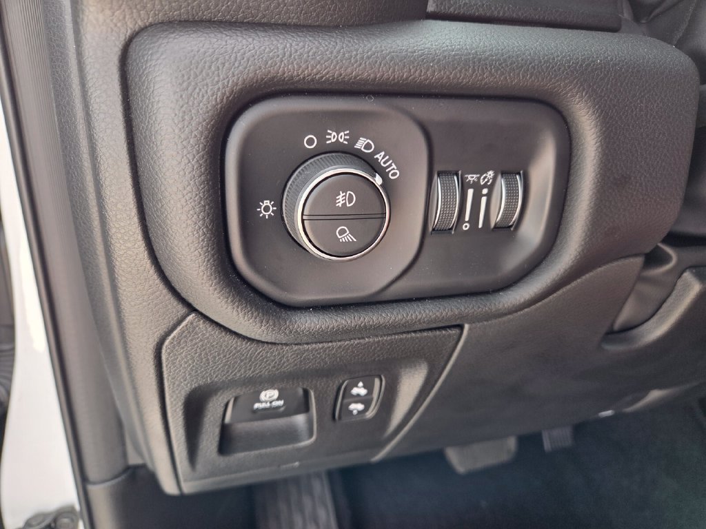 Used 2025 RAM 1500 Big Horn RWD image 23
