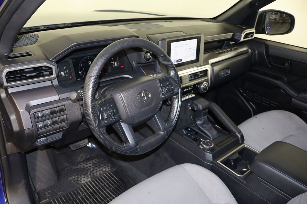 Used 2025 Toyota Tacoma SR5 AWD/4WD image 25