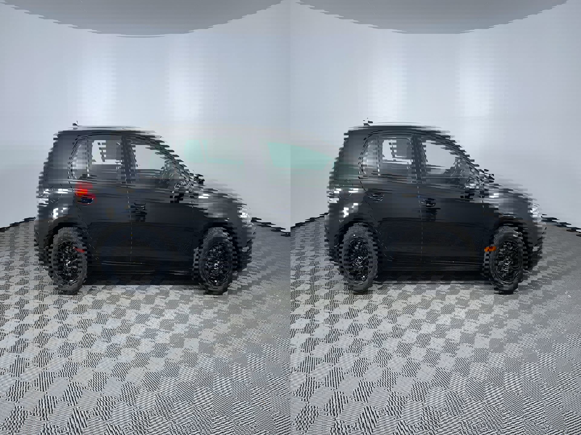 Used 2012 Volkswagen Golf 4-Door image 10