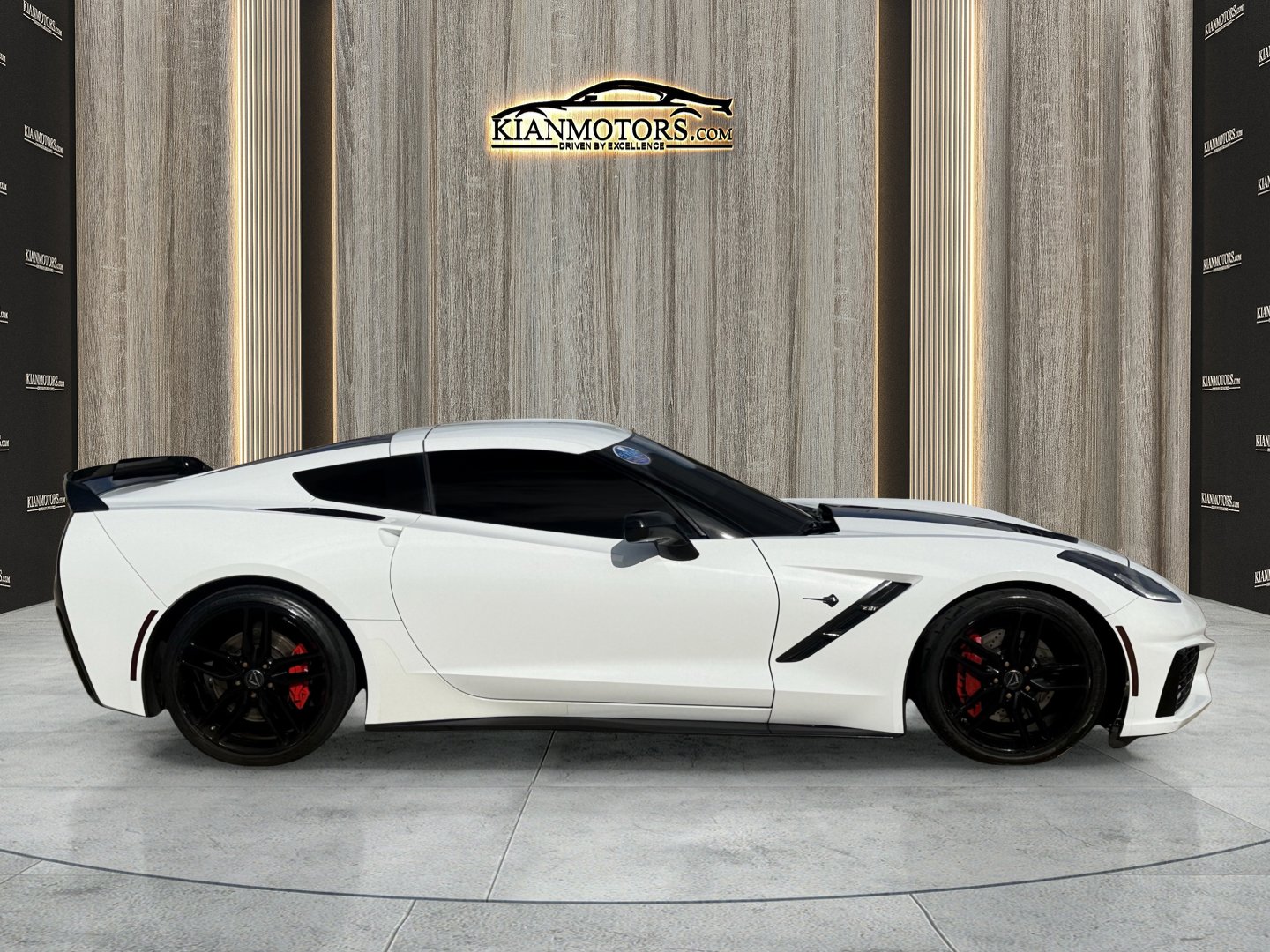 Used 2017 Chevrolet Corvette Z51 1LT w/ Carbon Flash Badge Package image 10