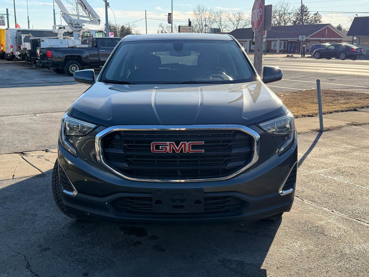 Used 2018 GMC Terrain SLE FWD image 2