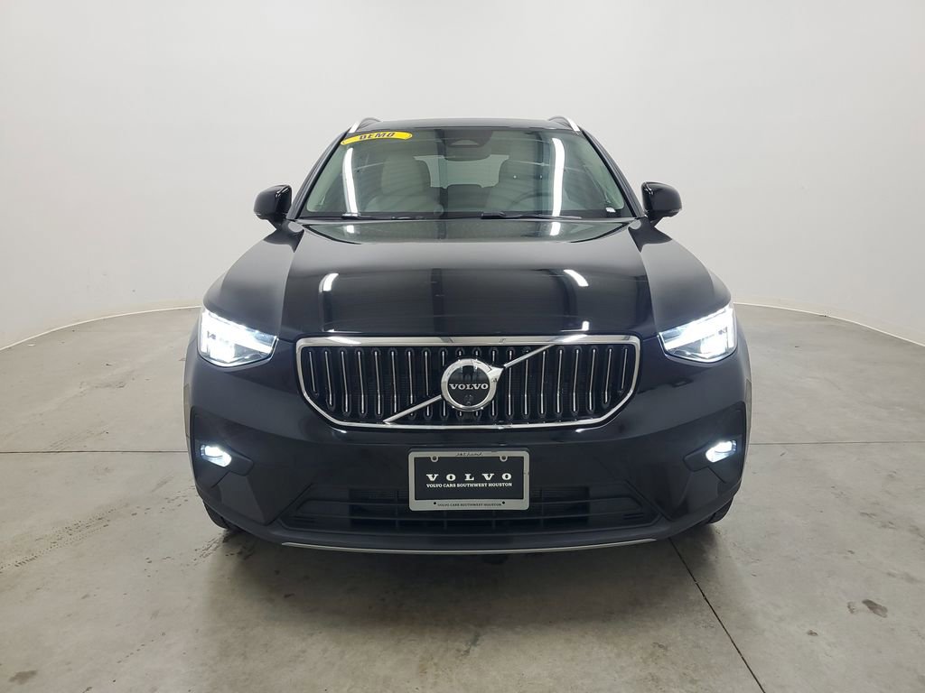 New 2025 Volvo XC40 B5 Plus AWD/4WD image 2