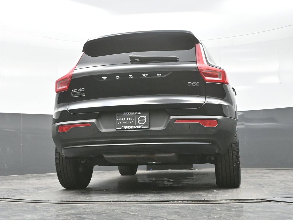 Used 2025 Volvo XC40 B5 Plus image 24
