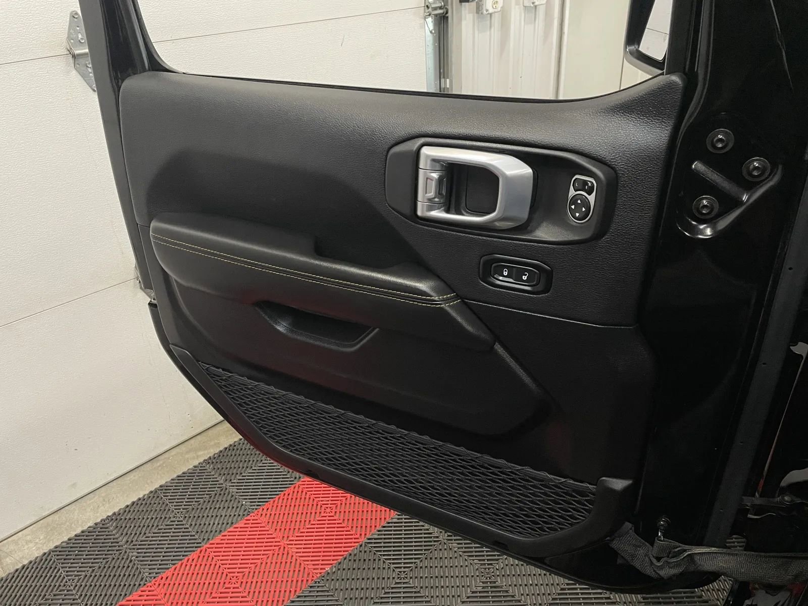 Used 2024 Jeep Wrangler Sahara 4xe image 30