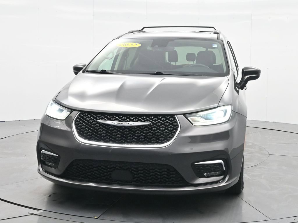 Used 2022 Chrysler Pacifica Touring-L image 2