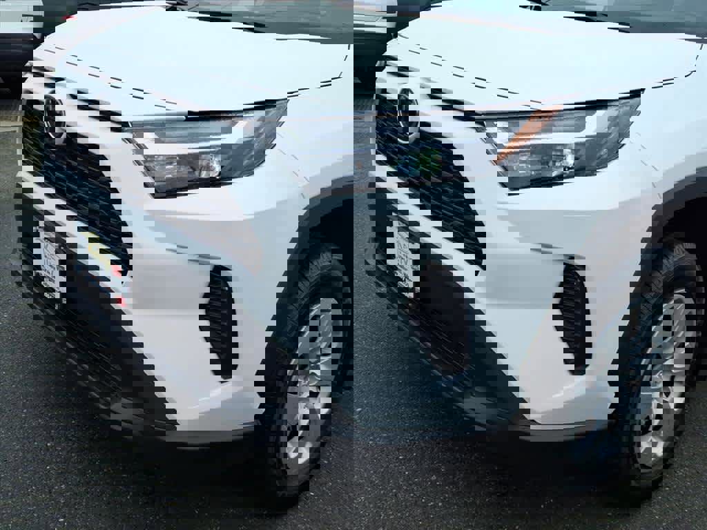 Used 2023 Toyota RAV4 LE image 7