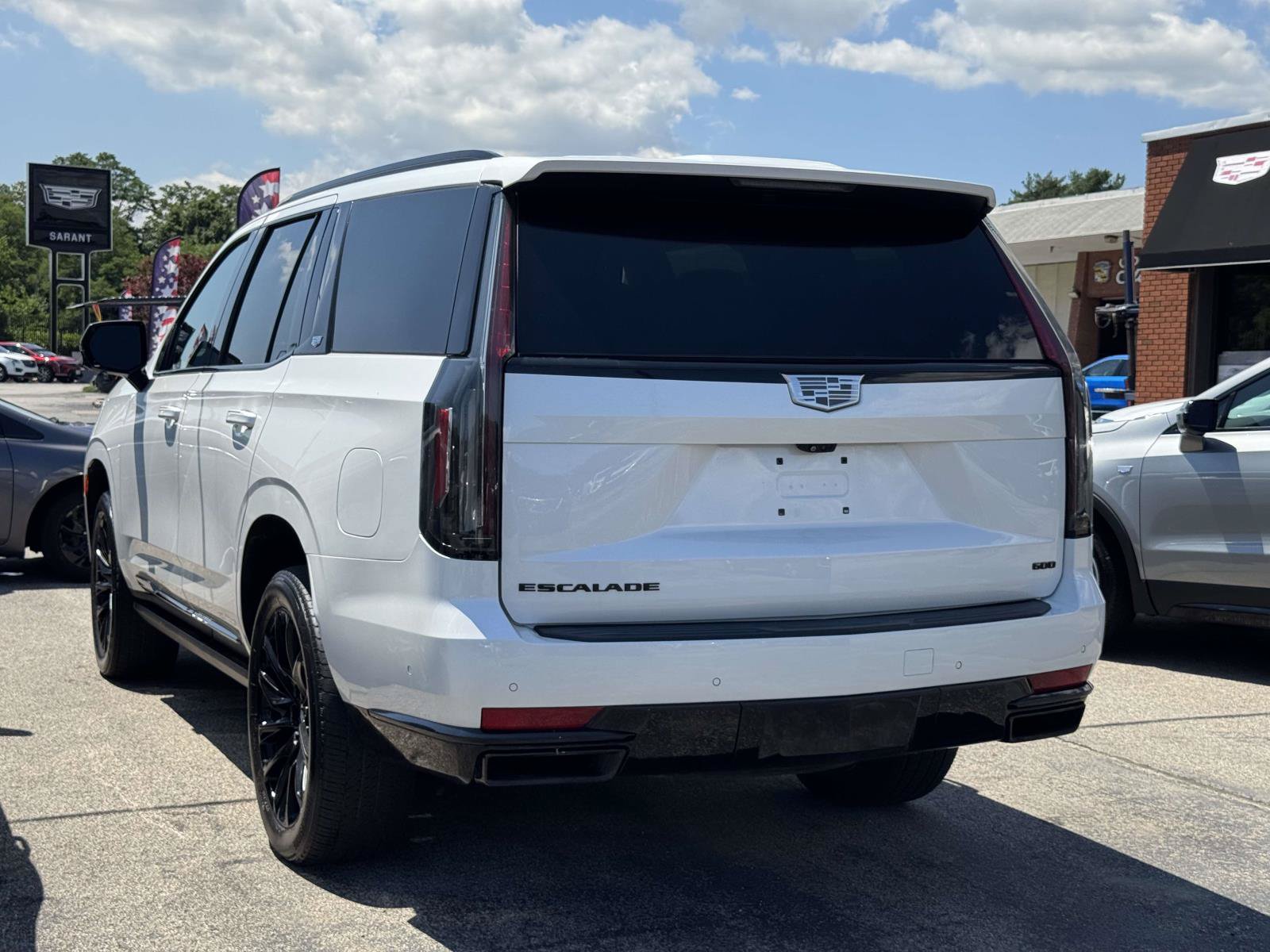 Certified 2023 Cadillac Escalade Sport Platinum w/ LPO, ONYX Package AWD/4WD image 9