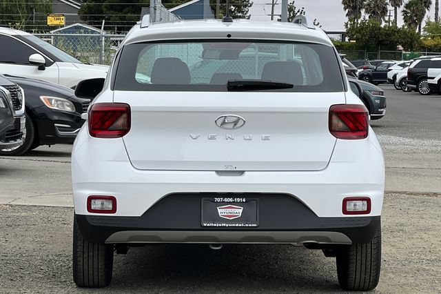 New 2026 Hyundai Venue SEL FWD image 7