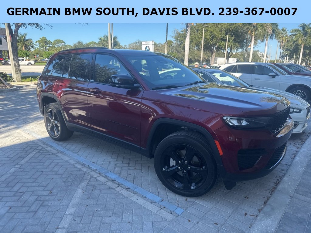 Used 2023 Jeep Grand Cherokee Altitude image 11