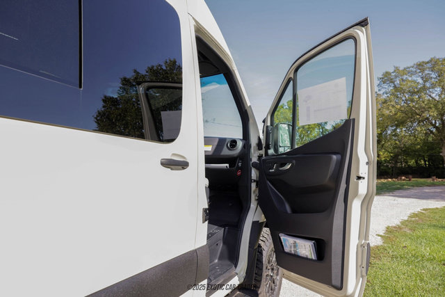 Used 2025 Mercedes-Benz Sprinter 2500 image 60