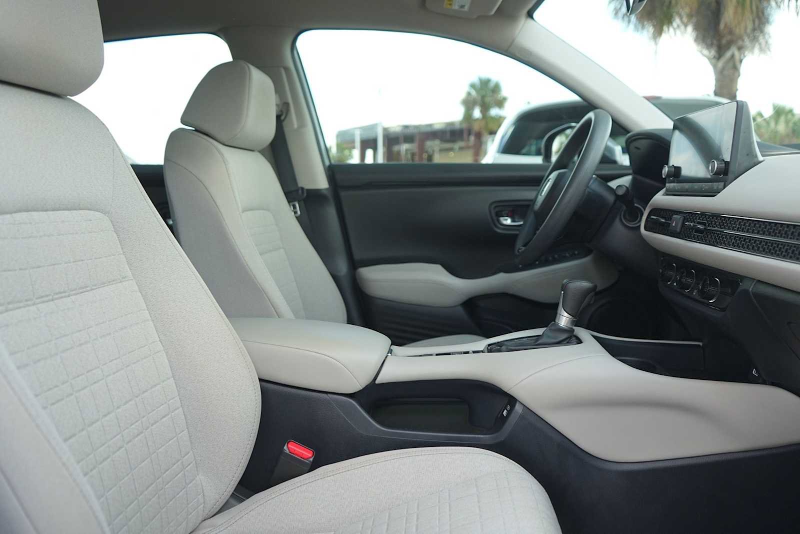 Used 2023 Honda HR-V LX image 15