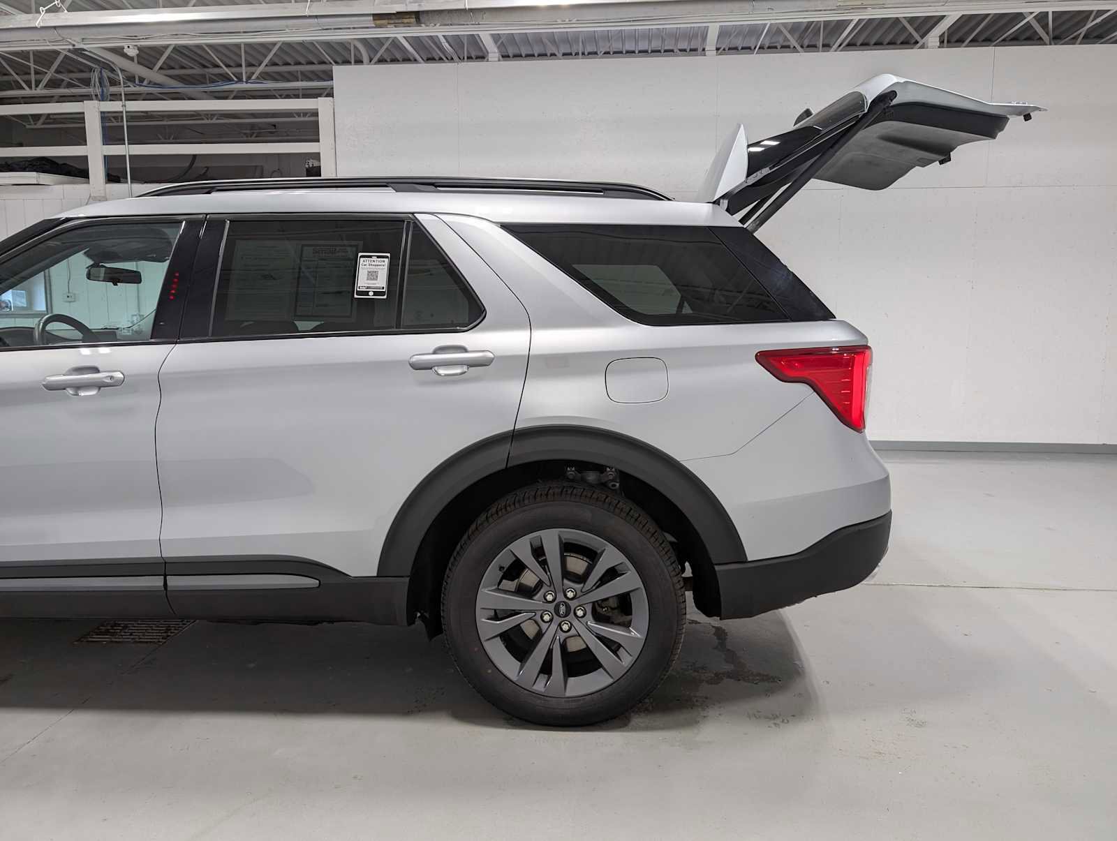 Certified 2023 Ford Explorer XLT w/ Equipment Group 202A AWD/4WD image 11