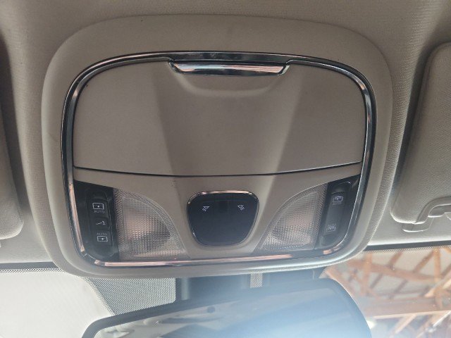 Used 2018 Jeep Cherokee Latitude Plus w/ Comfort/Convenience Group image 20