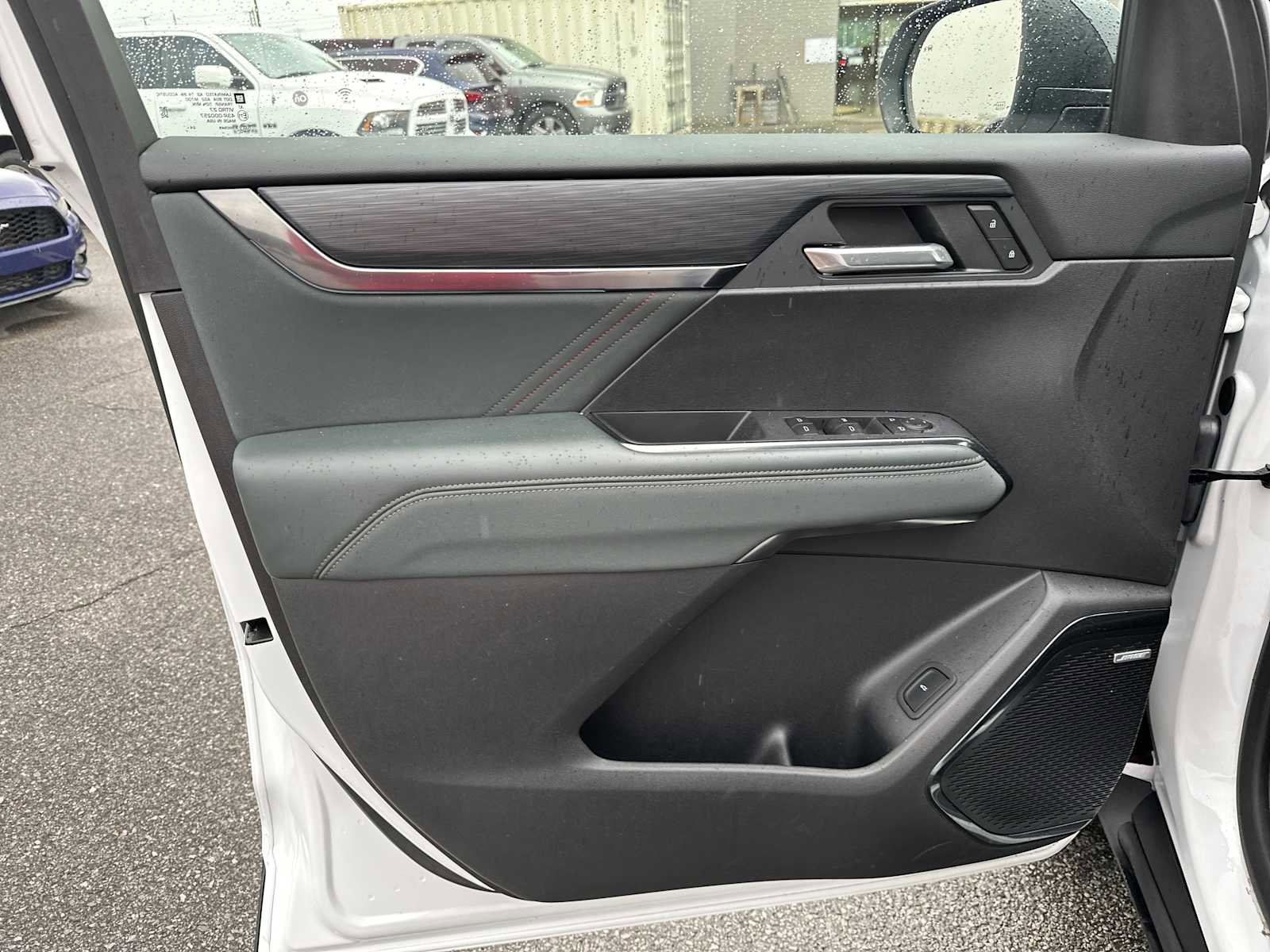 Used 2025 GMC Acadia AT4 w/ LPO, Floor Liner Package AWD/4WD image 16