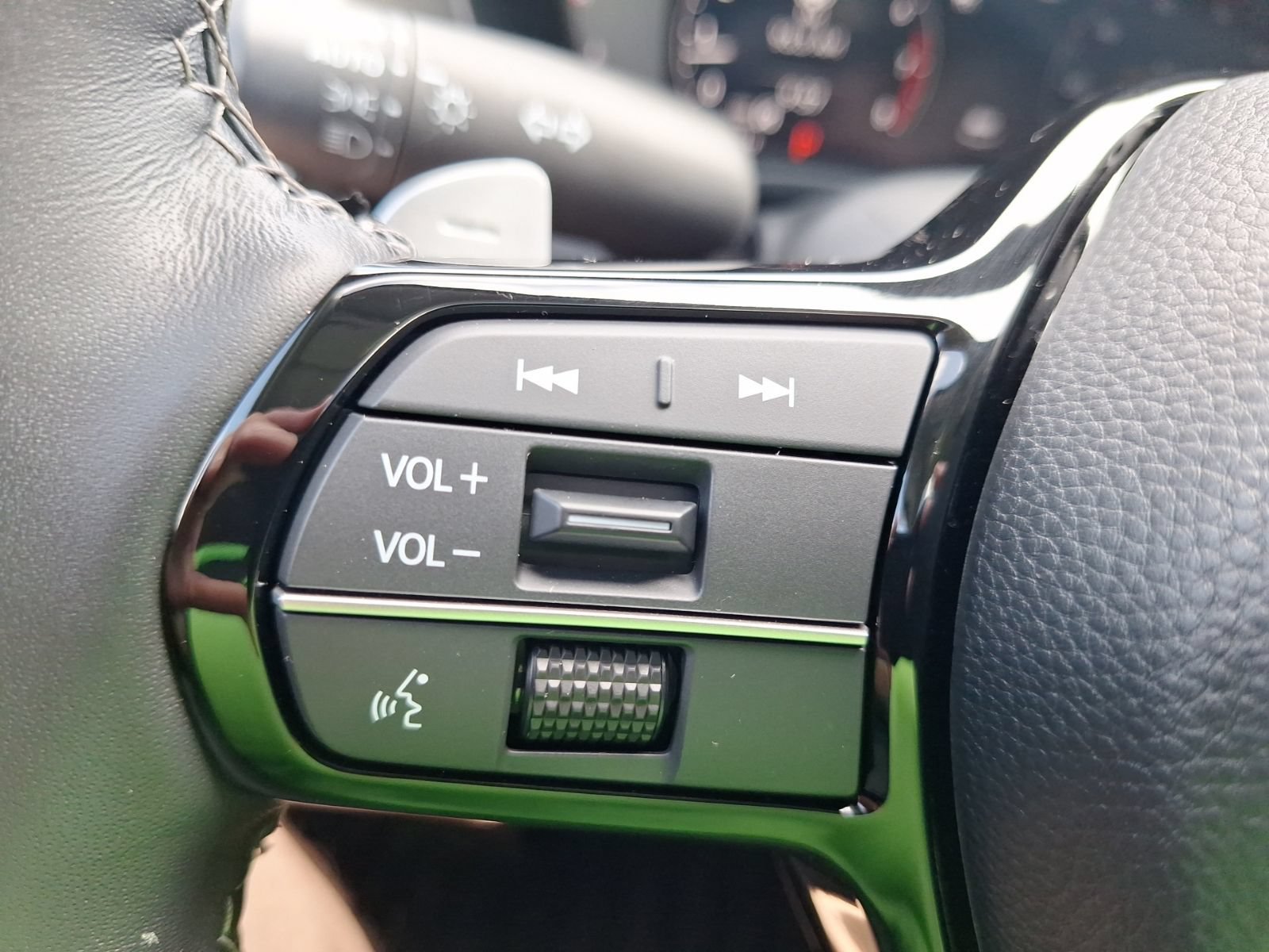 Used 2025 Acura ADX FWD image 20