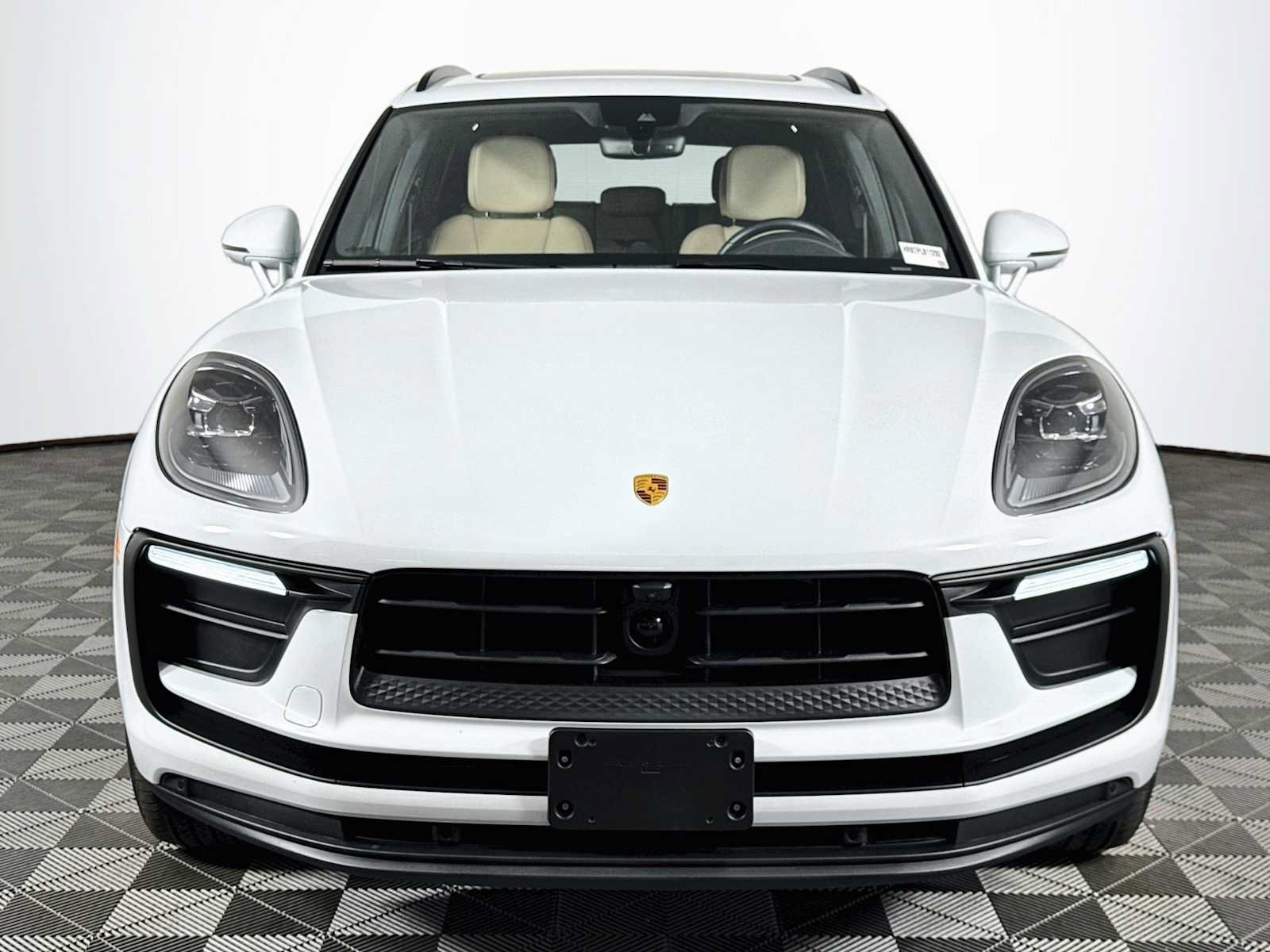 Used 2023 Porsche Macan Turbo AWD/4WD image 2