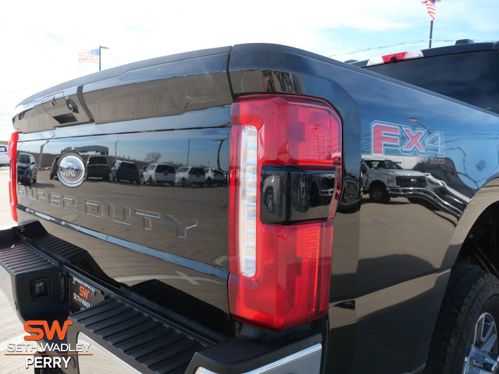 Certified 2025 Ford F250 Lariat w/ FX4 Off-Road Package image 10