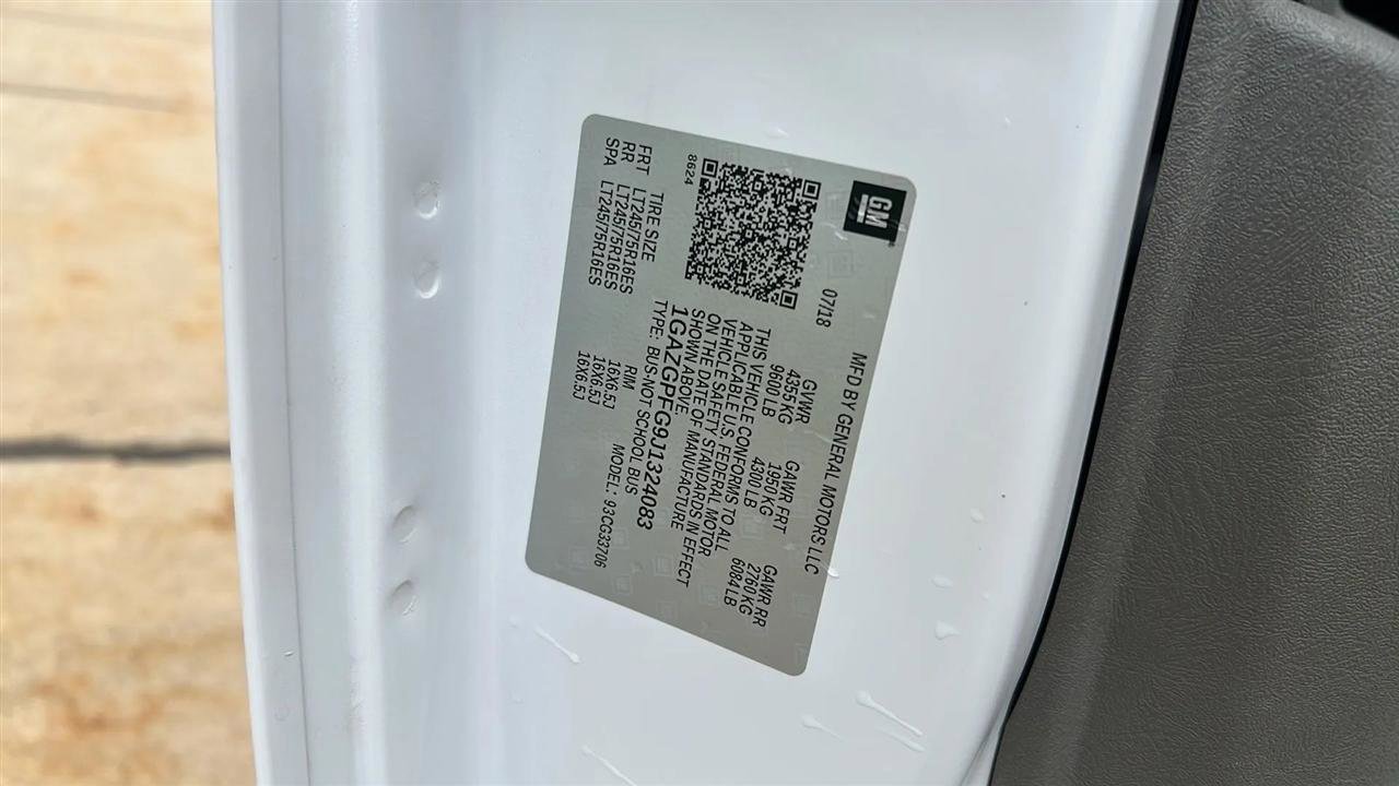 Used 2018 Chevrolet Express 3500 LT w/ LT Preferred Equipment Group RWD image 41