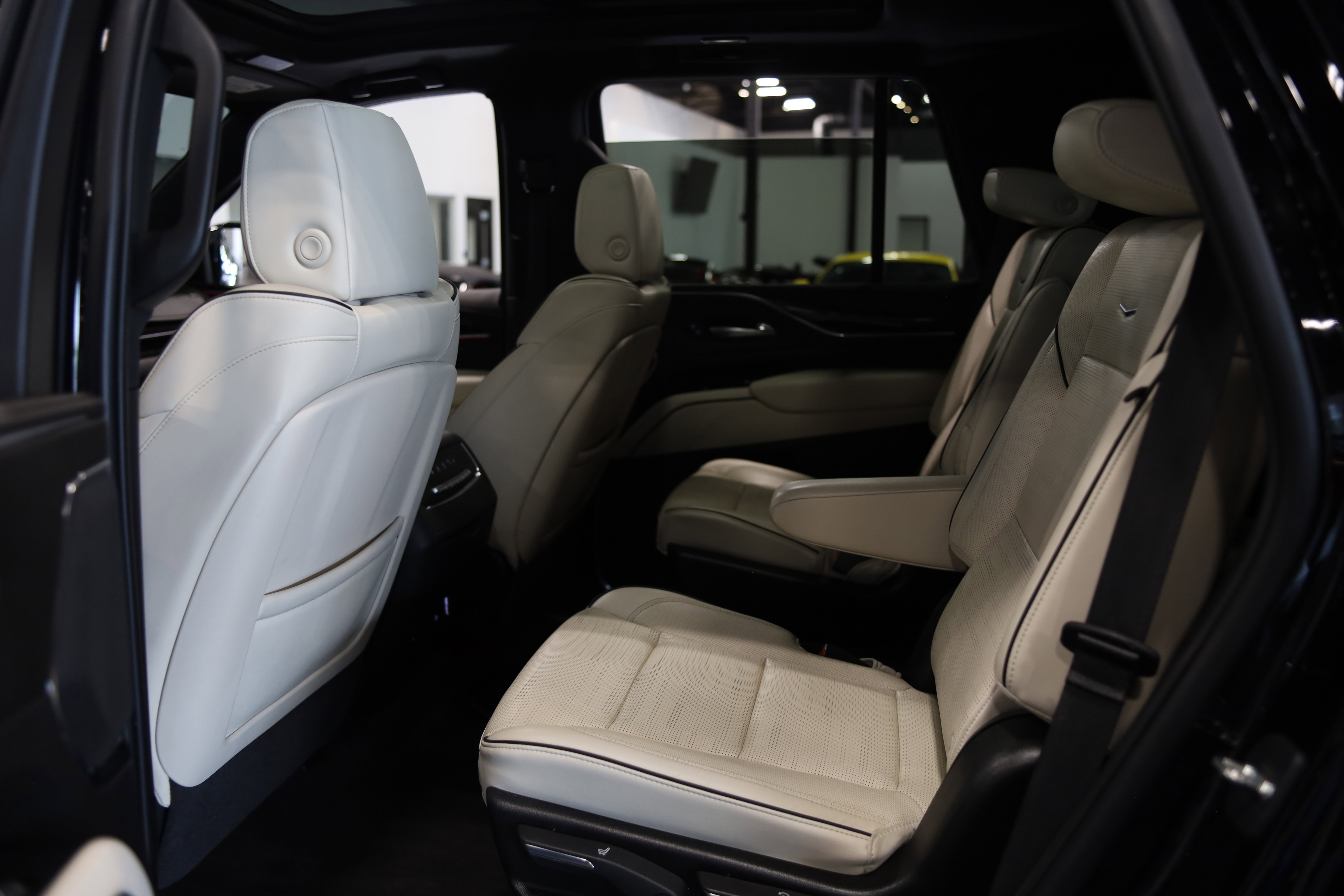 Used 2022 Cadillac Escalade Sport w/ Touring Package AWD/4WD image 35