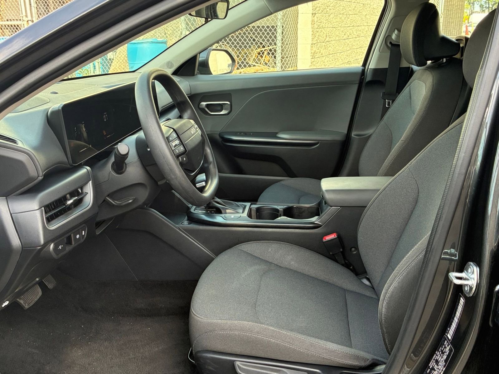 Used 2025 Kia K4 LXS image 27