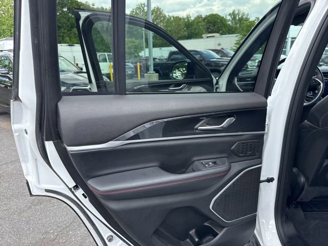 Used 2022 Jeep Grand Cherokee Trailhawk AWD/4WD image 25