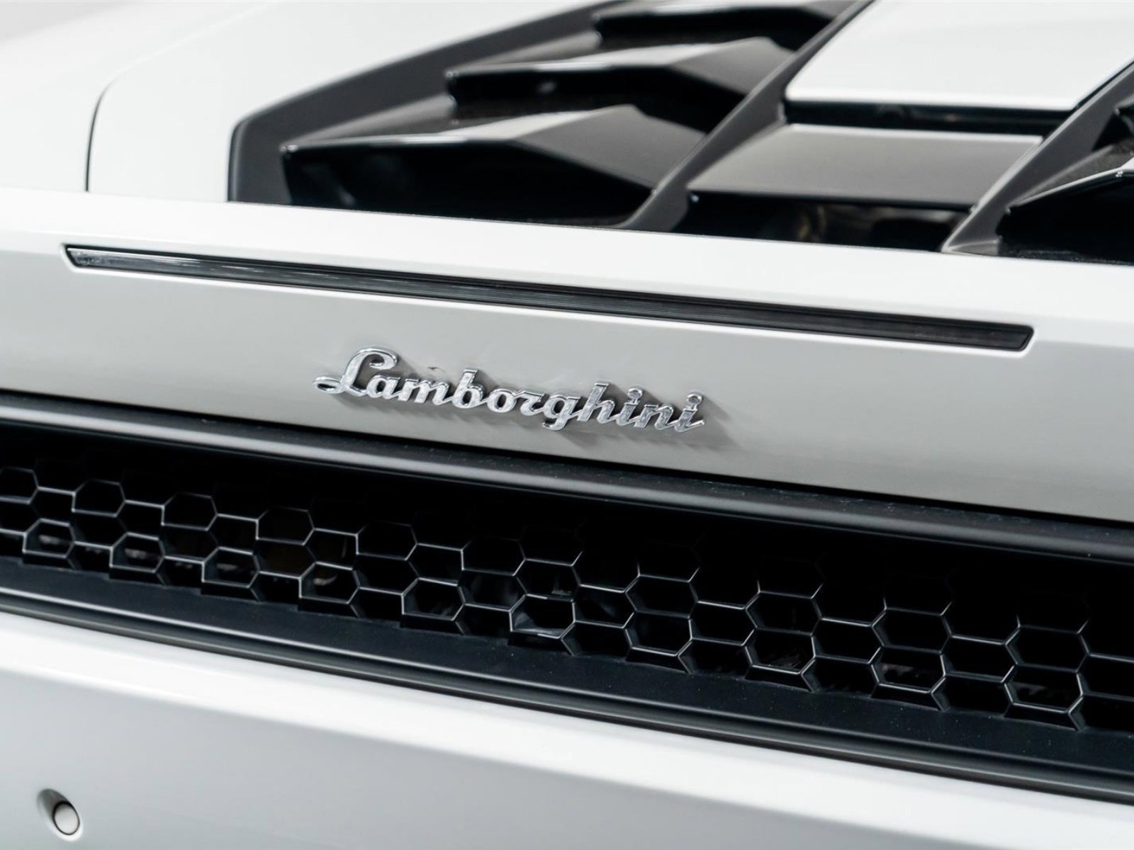 Used 2018 Lamborghini Huracan LP 580-2 image 15