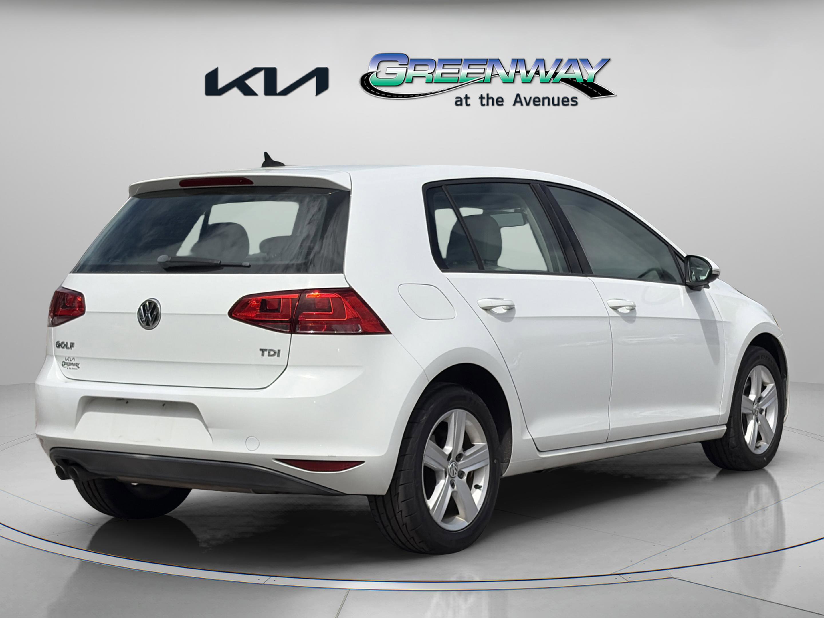 Used 2015 Volkswagen Golf TDI S image 6