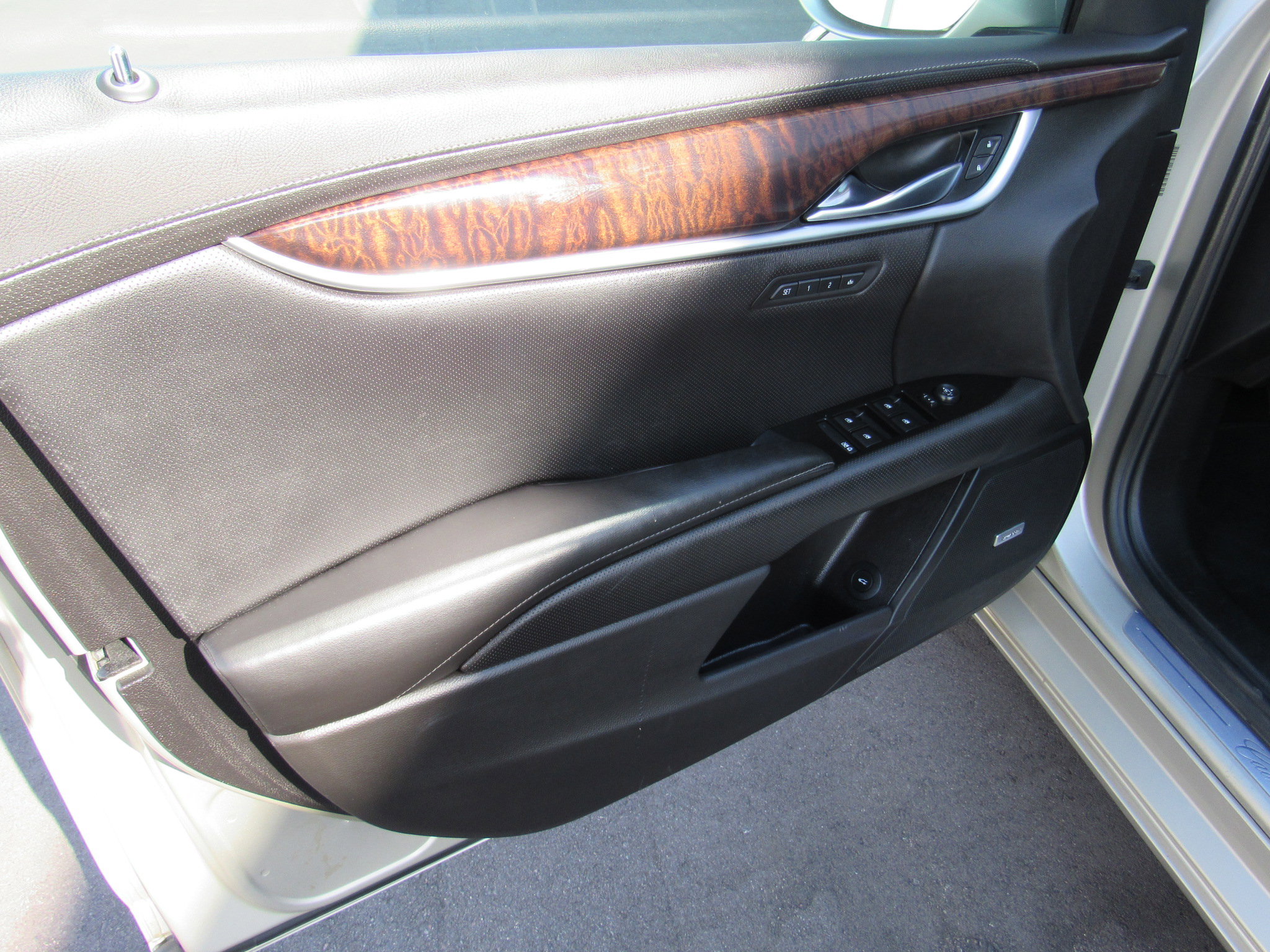 Used 2015 Cadillac XTS Luxury image 10