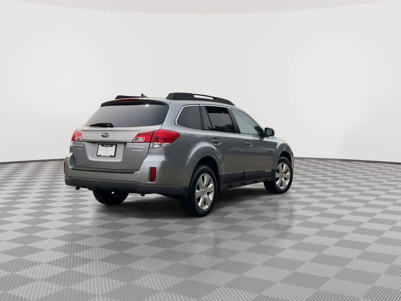 Used 2011 Subaru Outback 3.6R Limited w/ PWR Moonroof Pkg AWD/4WD image 8