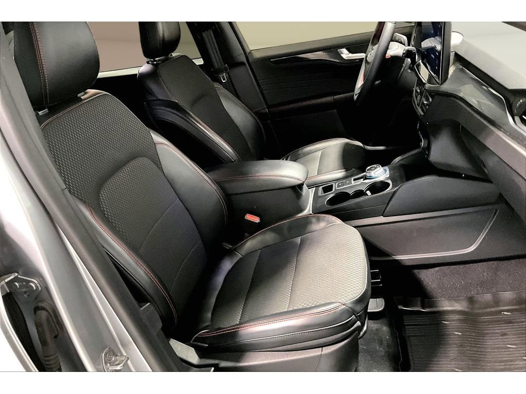 Used 2023 Ford Escape ST-Line w/ Tech Pack #1 image 9
