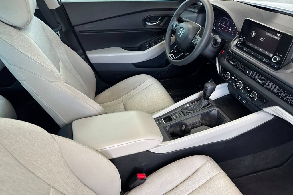 Used 2023 Honda Accord EX image 15