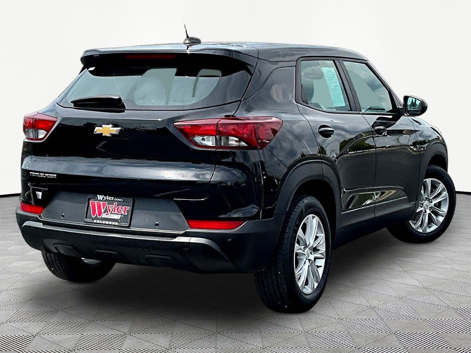 Used 2021 Chevrolet TrailBlazer LS FWD image 6