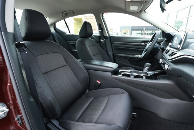 Used 2024 Nissan Altima 2.5 SV FWD image 26