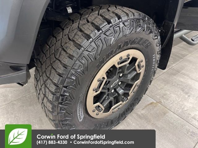 Used 2025 Chevrolet Colorado ZR2 w/ Technology Package image 41