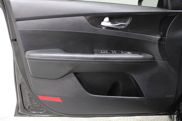 Used 2021 Kia Forte GT-Line w/ GT-Line Premium Package image 14